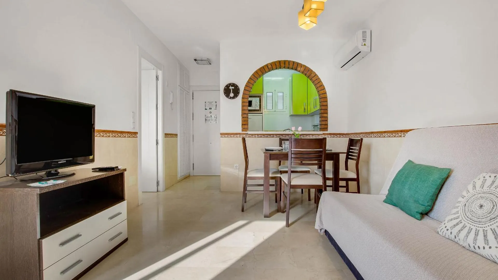 Apartamento Vistamarina B405 By IVI Real Estate Torremolinos 0*,  España